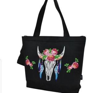 🍏 🆕️ Bull Skull Black Tote 